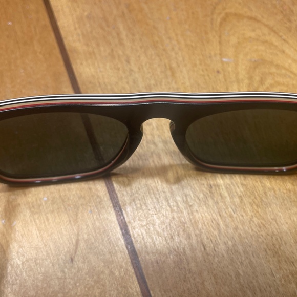 Burberry Embossed Check Square Sunglasses Polarized Made in Italy - Picture 5 of 16